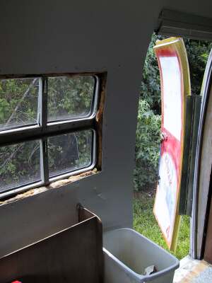 {short description of image}