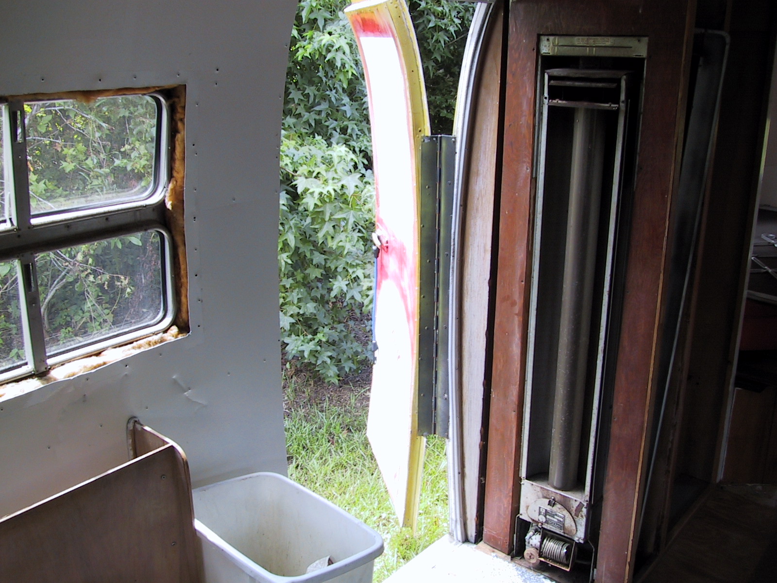 {short description of image}