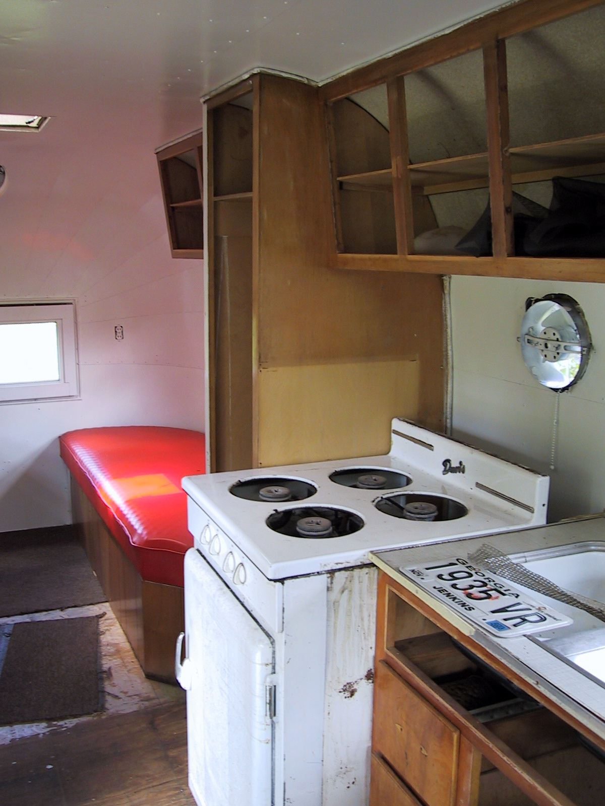 {short description of image}